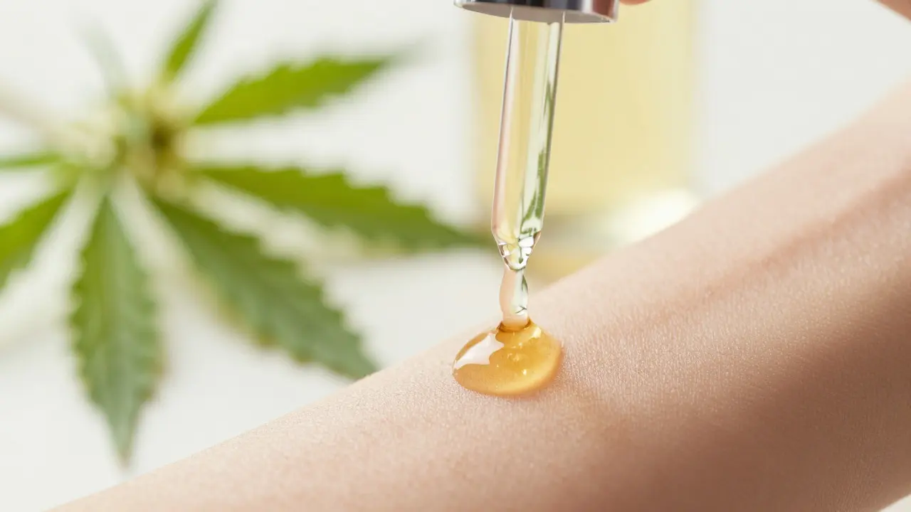CBD v kosmetice: Pomáhá proti vráskám nebo je to jen marketingový trik?